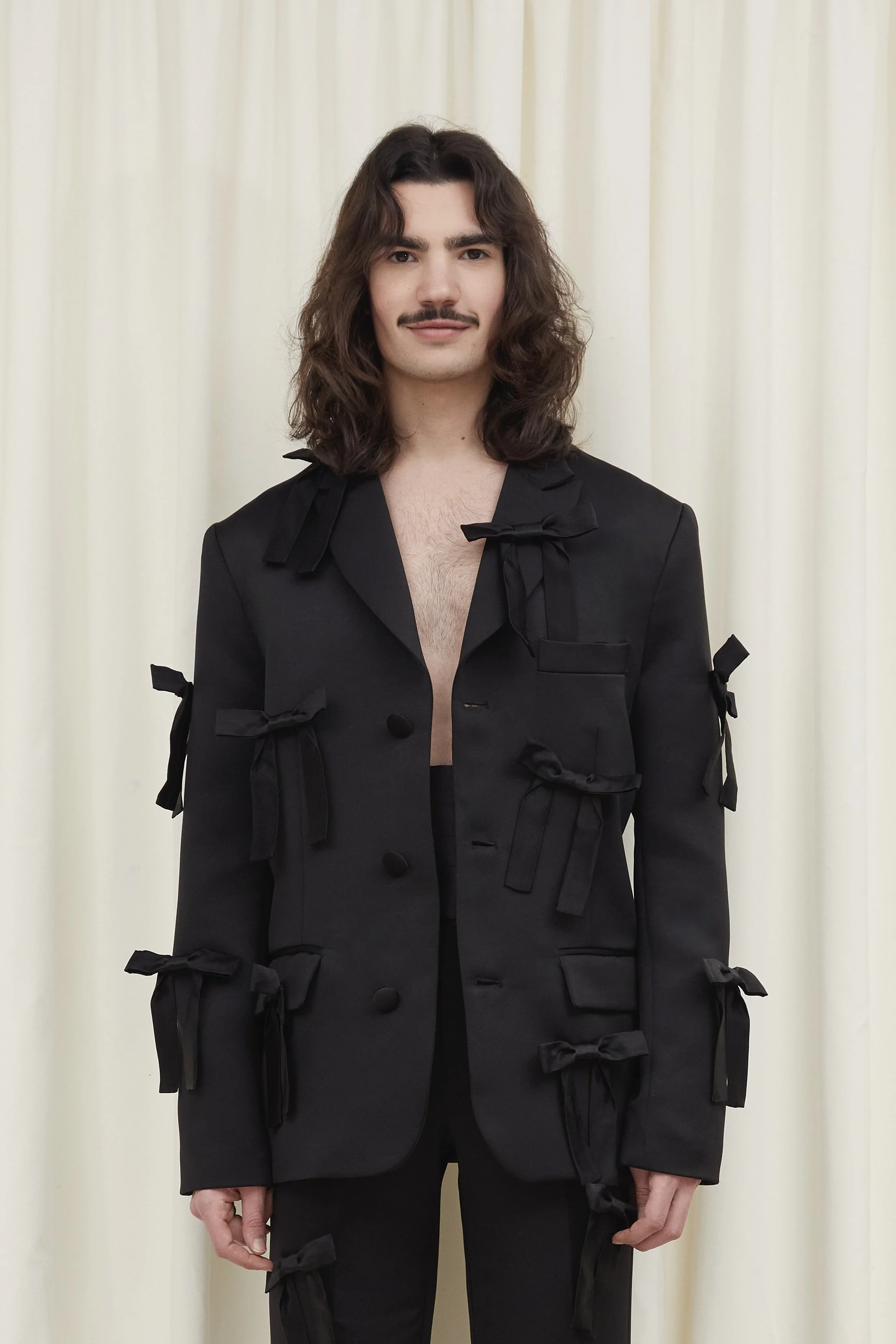 walt-monochromatic-bow-blazer-black — Tanner Fletcher